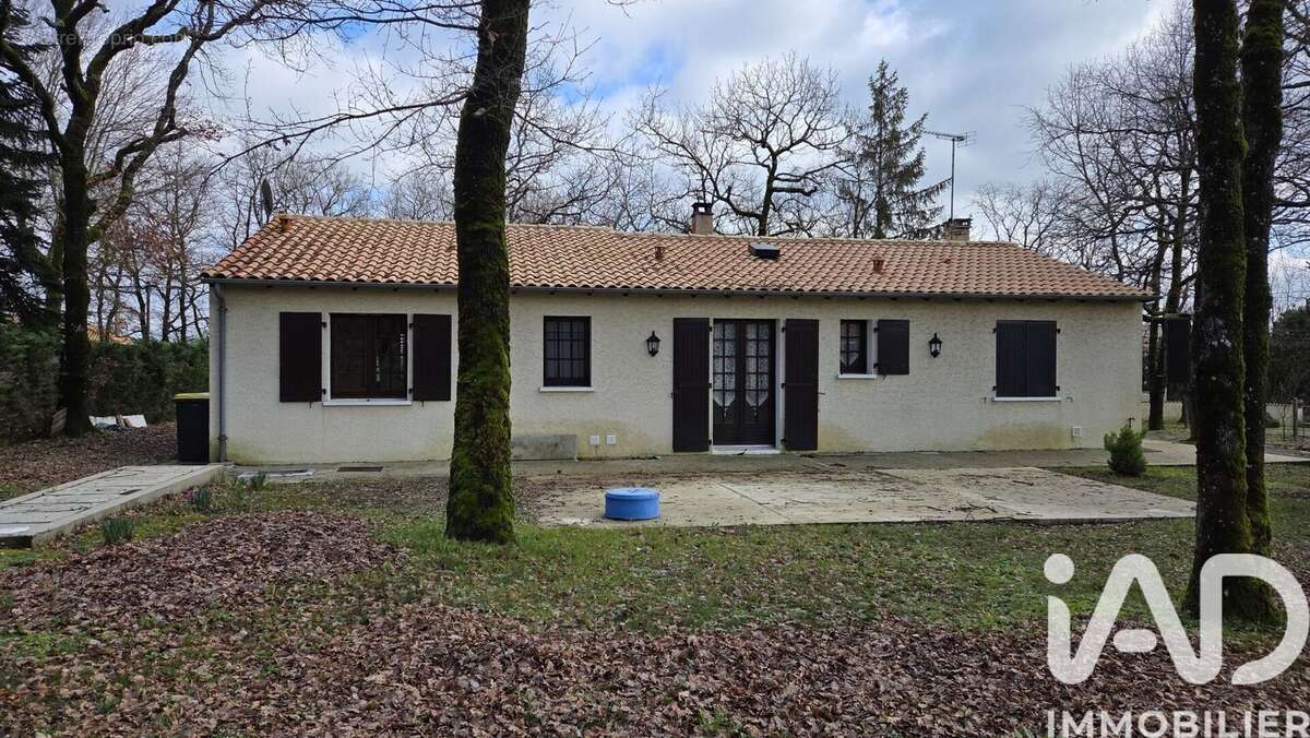 Photo 2 - Maison à SAINT-SATURNIN