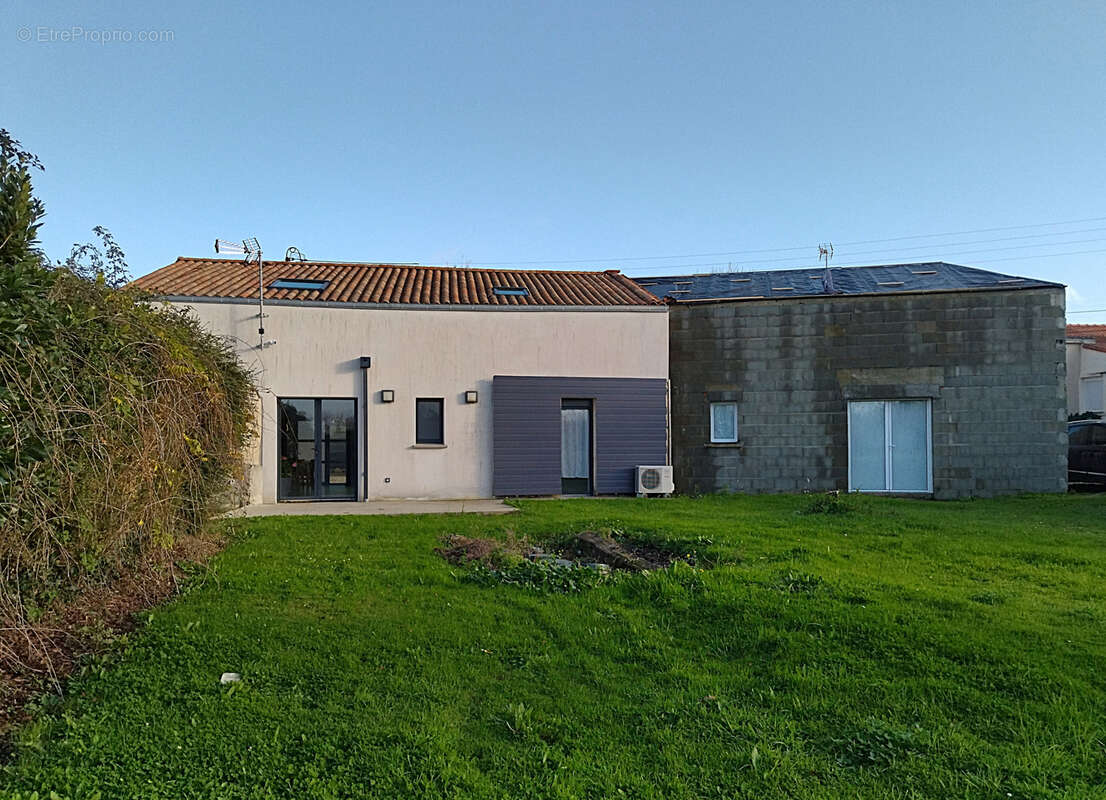 Maison à SAINTE-FLORENCE