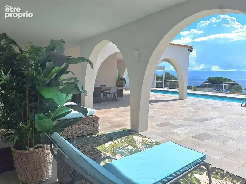 Villa de charme de 300m2  route des Sanguinaires vue mer avec piscine - photo 8