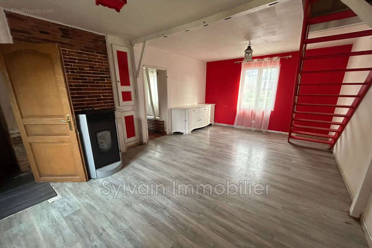 Maison à FEUQUIERES