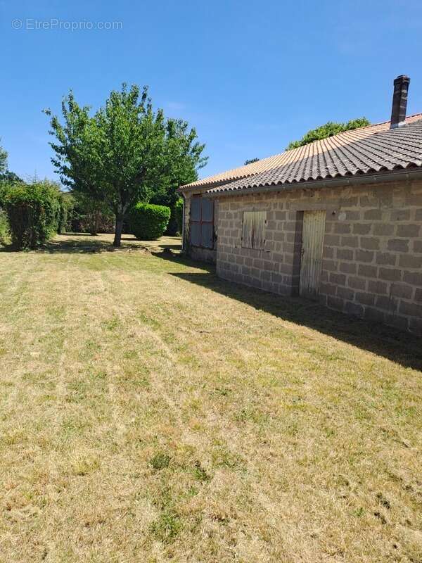 Maison à AUBIE-ET-ESPESSAS