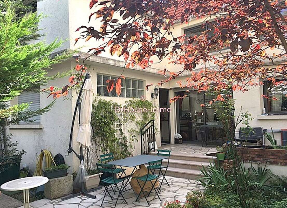 Maison à LES LILAS