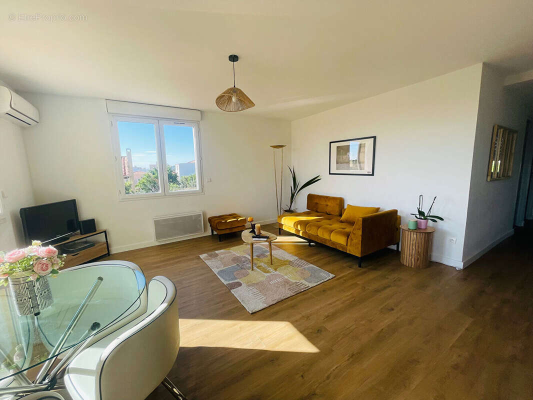 Appartement à PORT-DE-BOUC