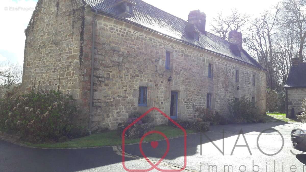 Maison à ERGUE-GABERIC