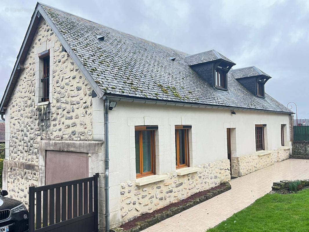 Maison à SAINT-GERMER-DE-FLY