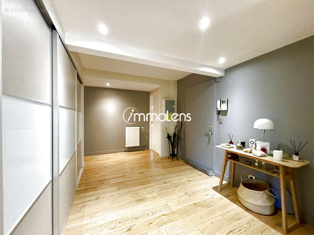 LENS Appartement T4 145m2 standing - terrasse - garage - photo 4