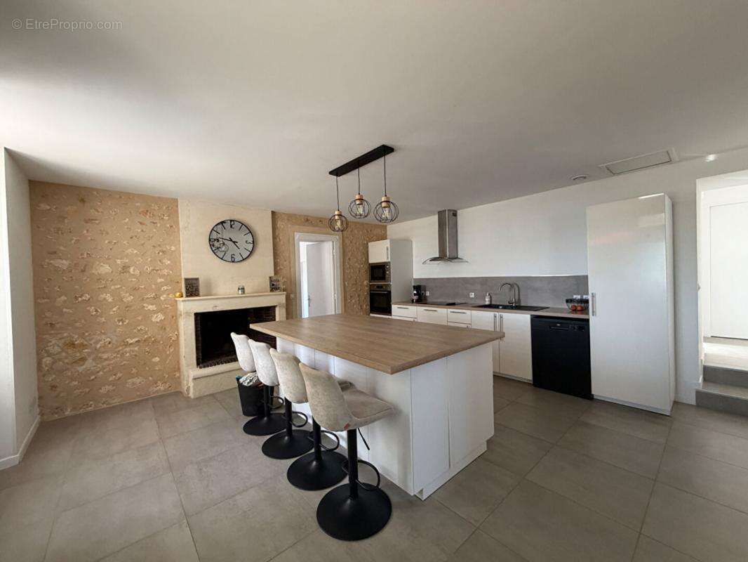 Maison 4 pièce(s) 114 m2 sur 2075m² - photo 2