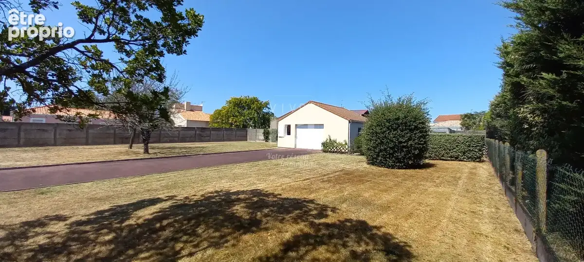 Photo Terrain à Saint-Michel-Chef-Chef au prix de 222 500€