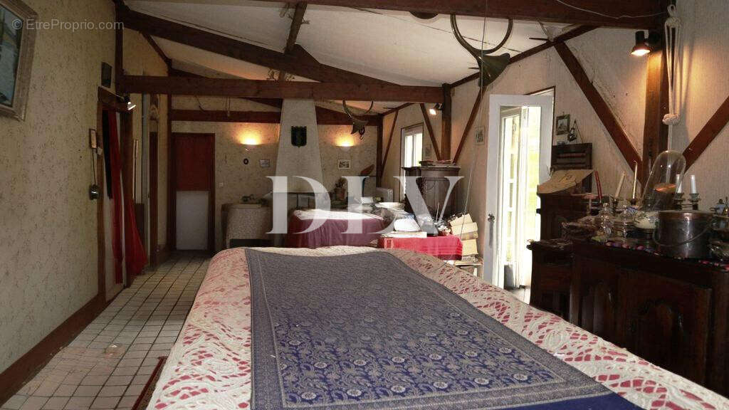 Maison à VERNOU-LA-CELLE-SUR-SEINE