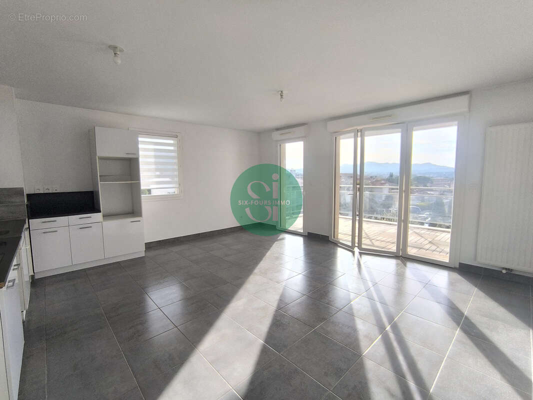 Exclusivite - elegant t3 avec terrasse, box - six fours les plages - photo 5