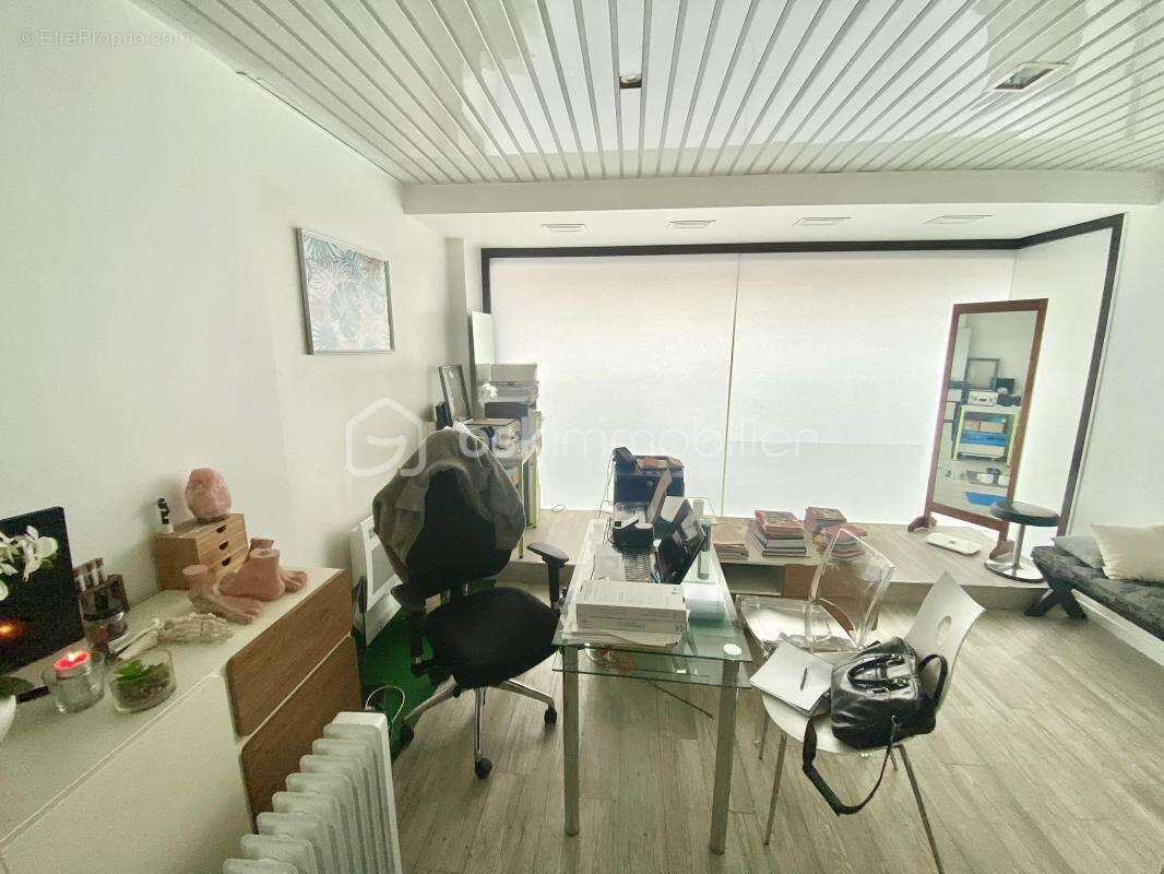 Commerce à OZOIR-LA-FERRIERE