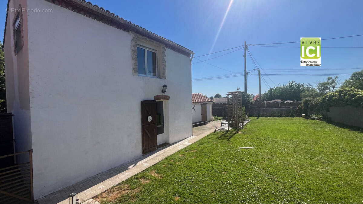 Maison à LA VARENNE