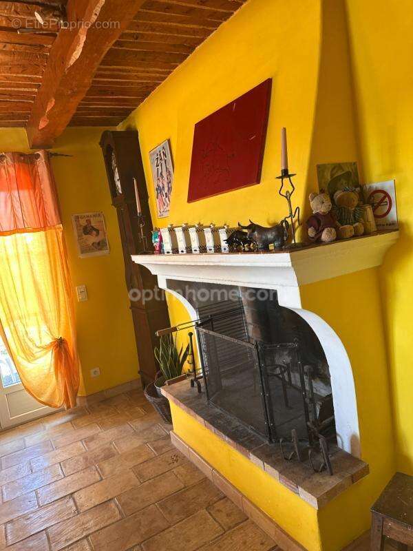 Villa provençale sur plus de 7 000 m² de terrain - photo 7