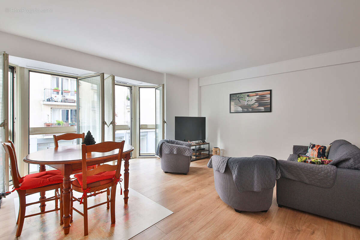 Appartement à PARIS-15E