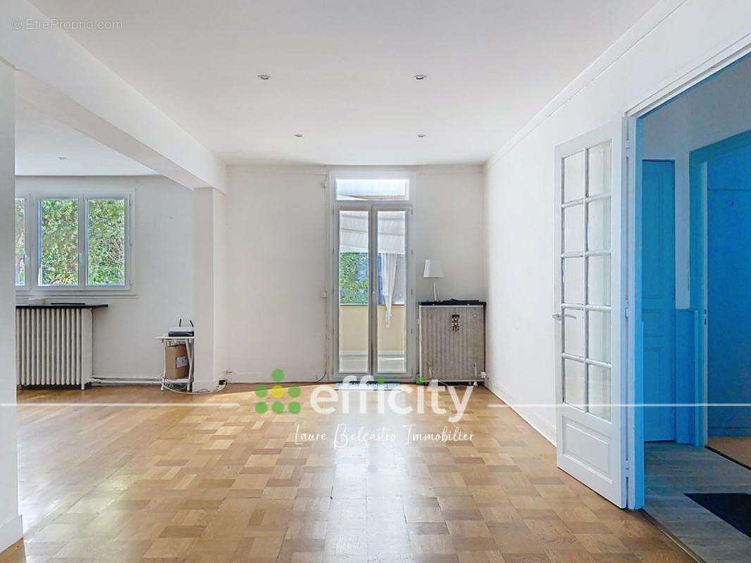 Maison à VILLECRESNES