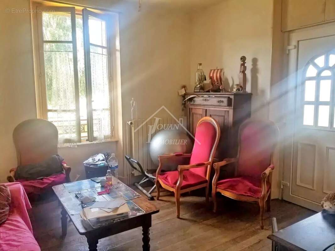 Maison à COSNE-D&#039;ALLIER