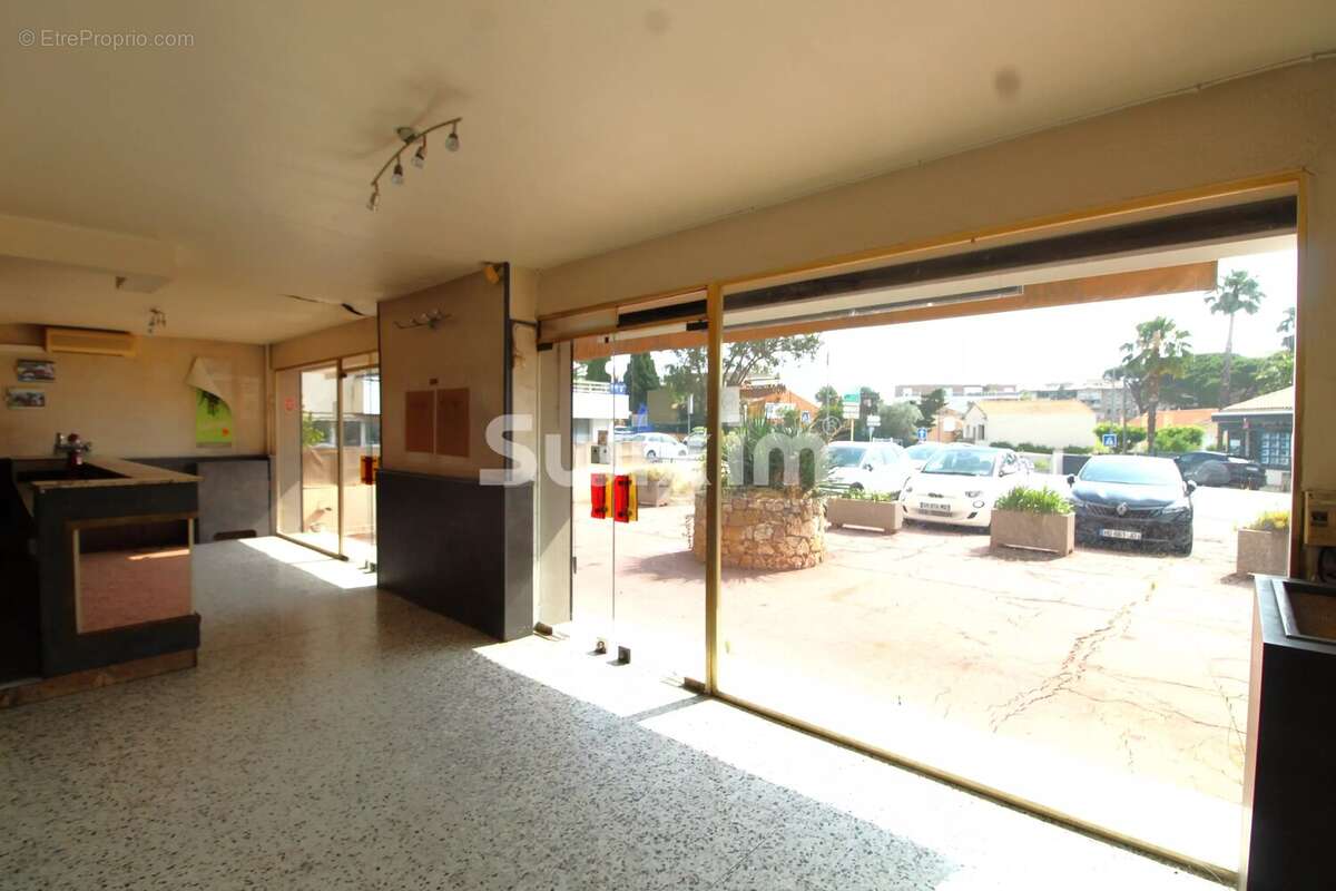 Commerce à SAINT-RAPHAEL