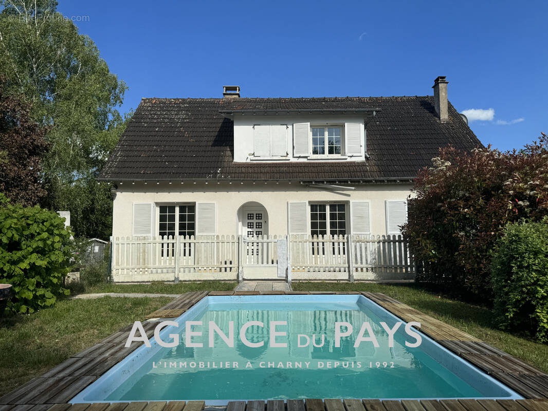 Maison à TOUCY