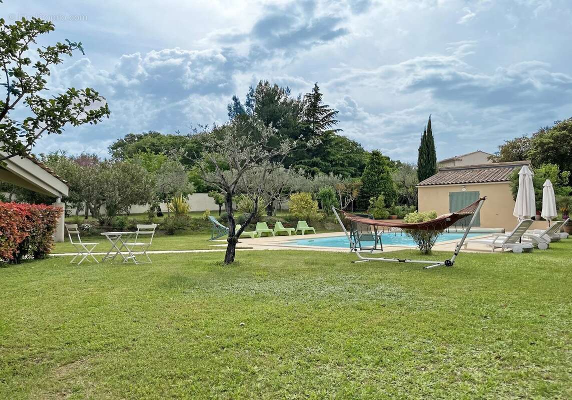 Maison à L'ISLE-SUR-LA-SORGUE