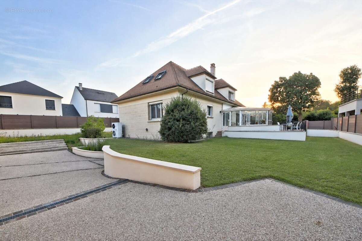 Maison à MAGNY-LES-HAMEAUX