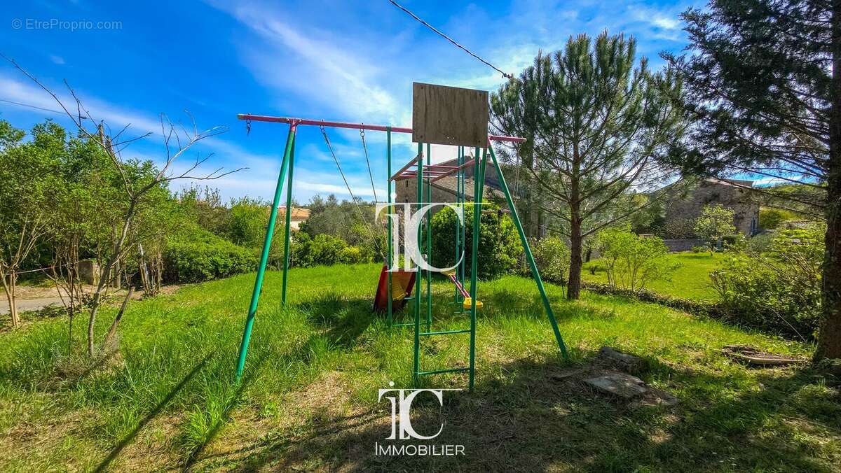 Maison à SAINT-PAUL-LE-JEUNE