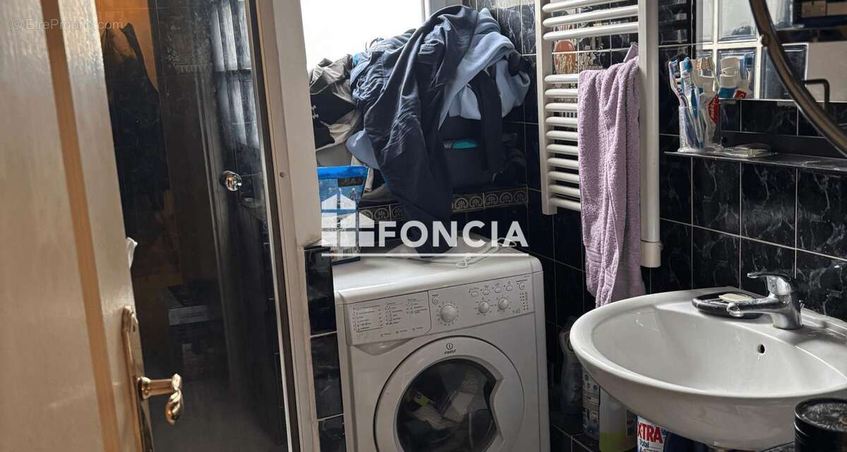 Appartement à DECINES-CHARPIEU