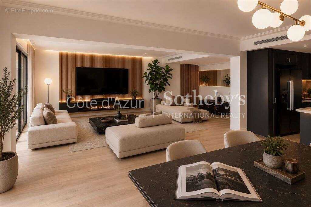 Duplex d'exception avec accès privé à la mer au Palais Maeterlinck à Nice - photo 3