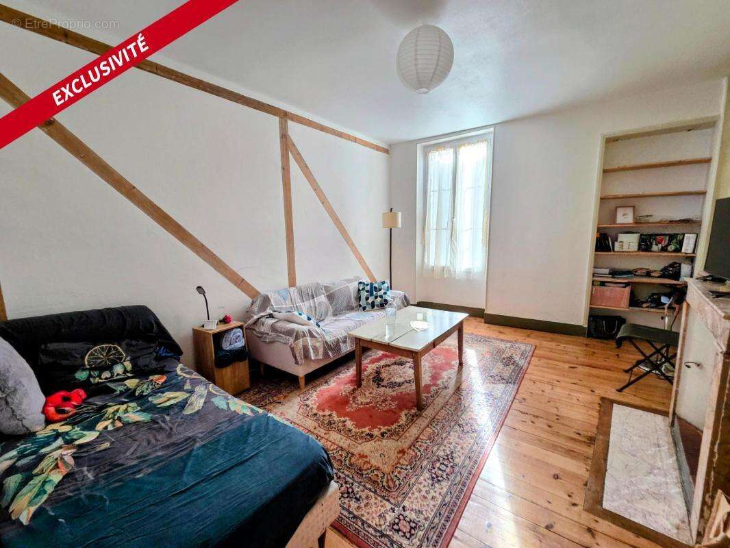 Appartement à SAINT-JEAN-D'ANGELY