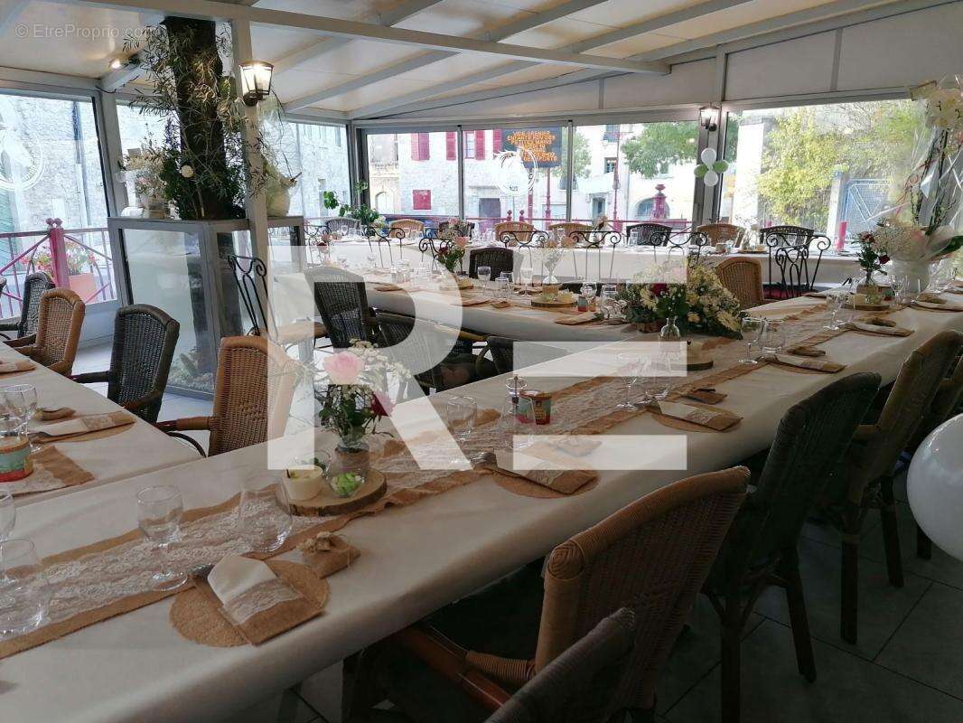 Commerce à LA CALMETTE