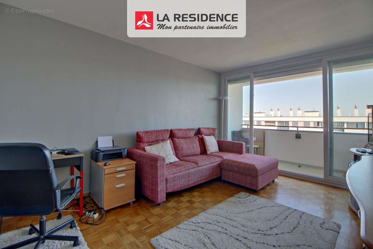 Appartement 64 m² à Les Clayes-Sous-Bois  - photo 2