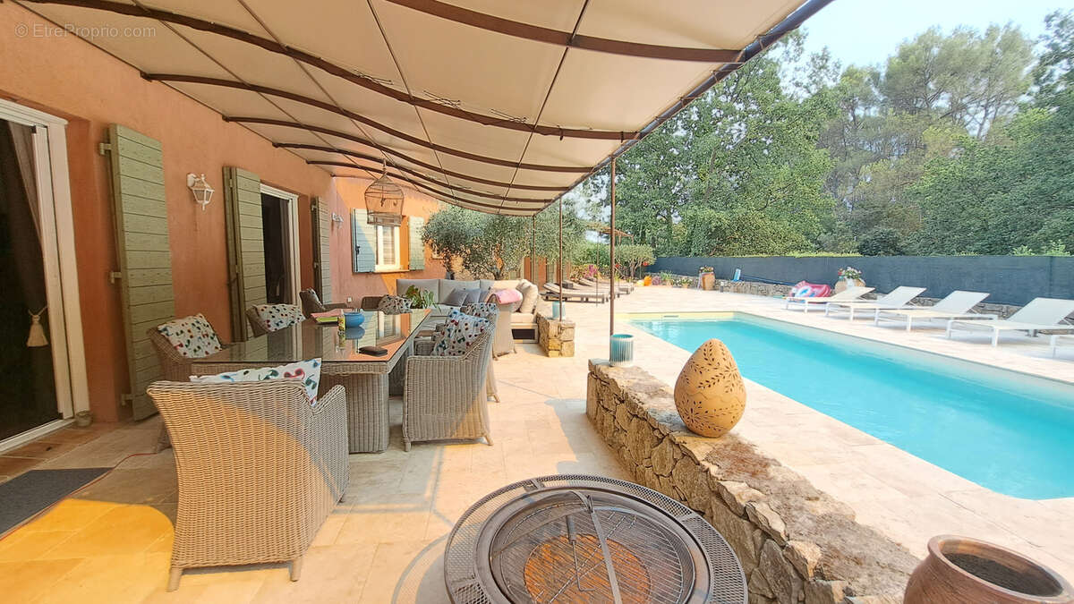 Très belle villa, 240m2 de plain pied au calme. - photo 18