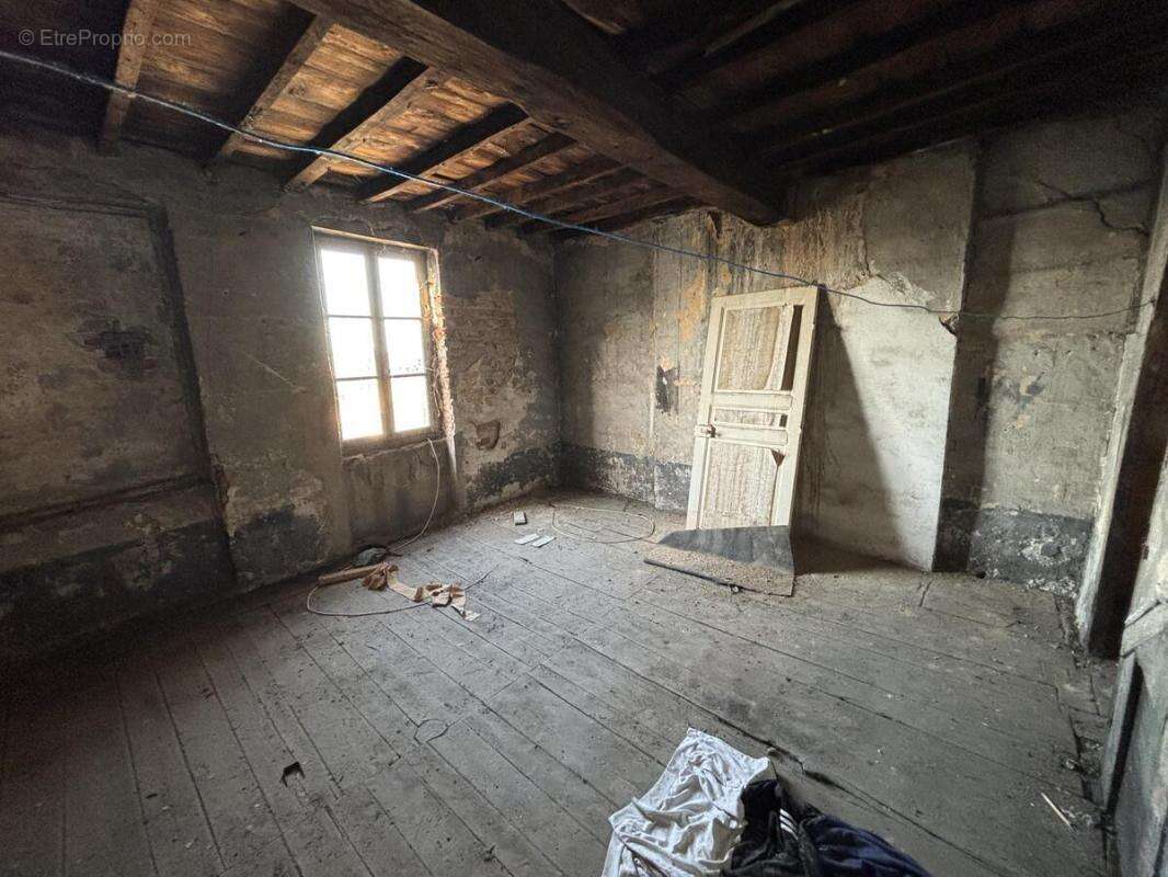 Appartement à COMMENTRY