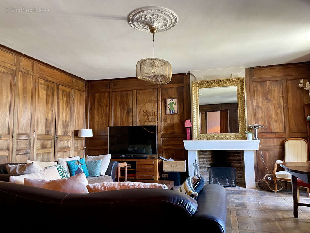 Maison à CHATEAUNEUF-SUR-CHARENTE
