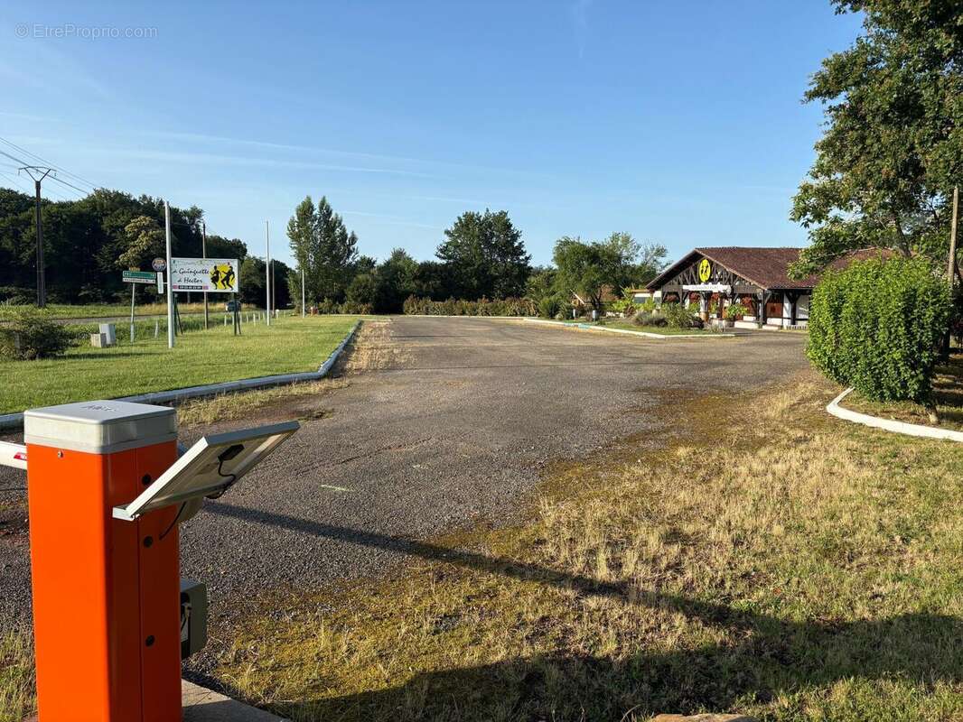 Photo 5 - Commerce à LACQUY