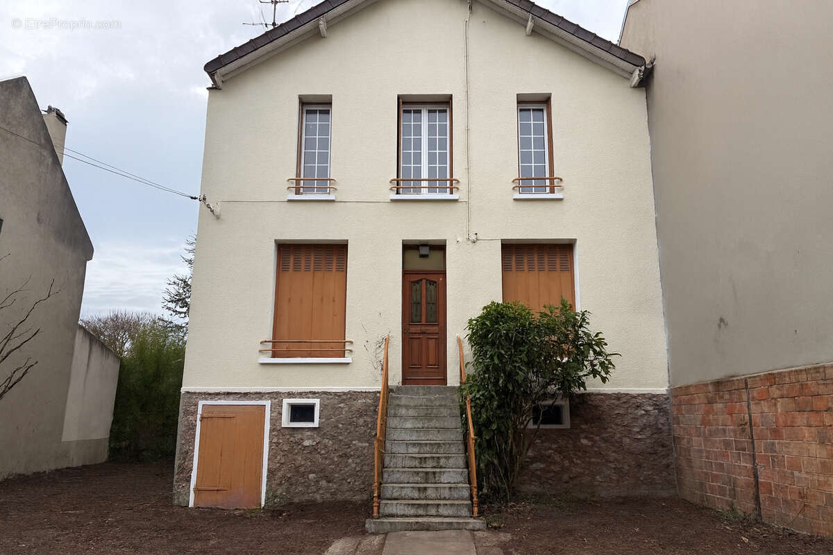 Maison à SARTROUVILLE