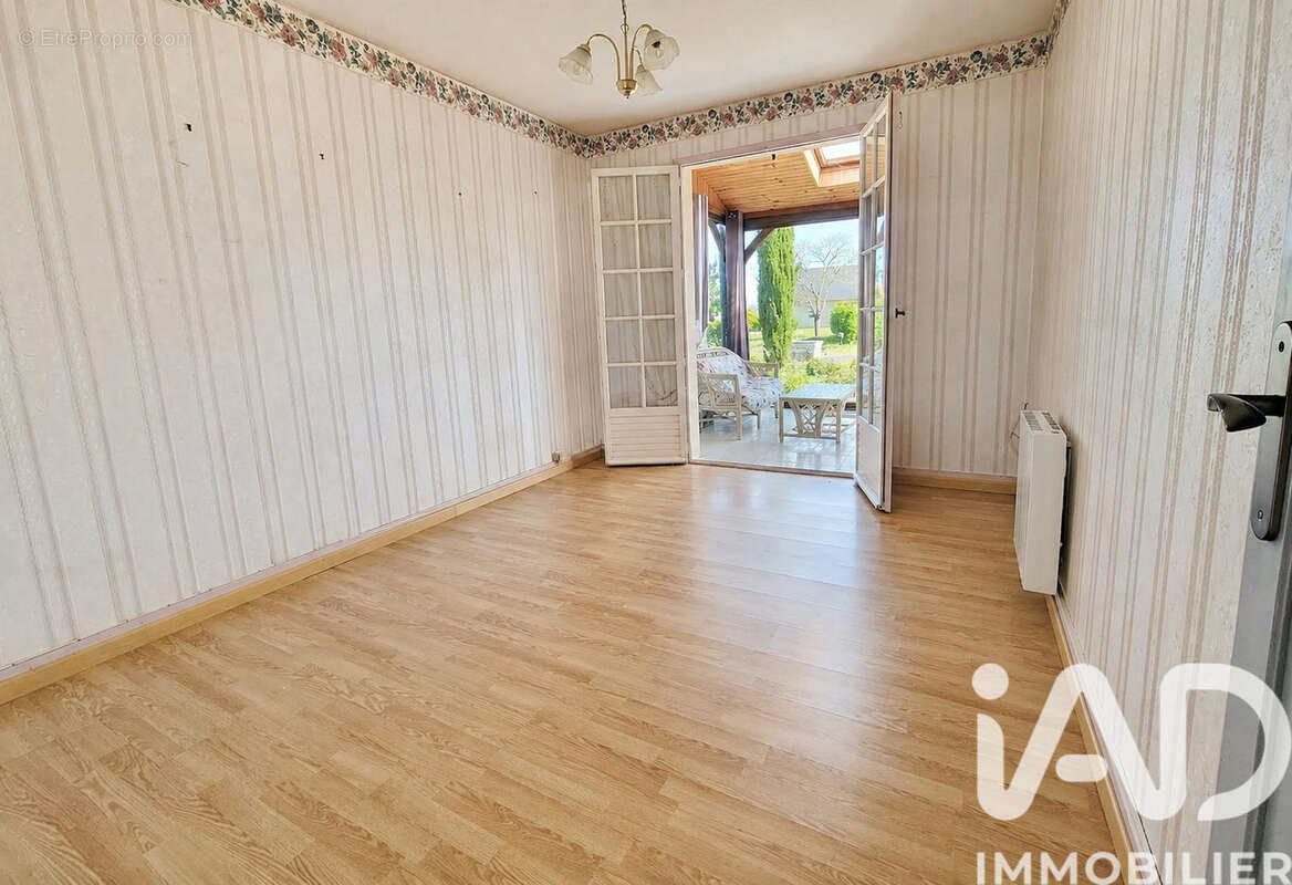 Photo 8 - Maison à LE COUDRAY-MACOUARD