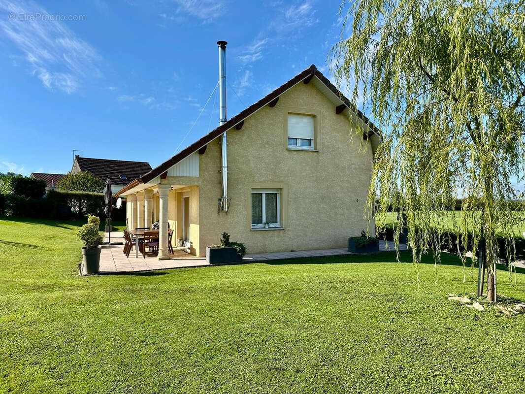 Maison à VELLEMINFROY