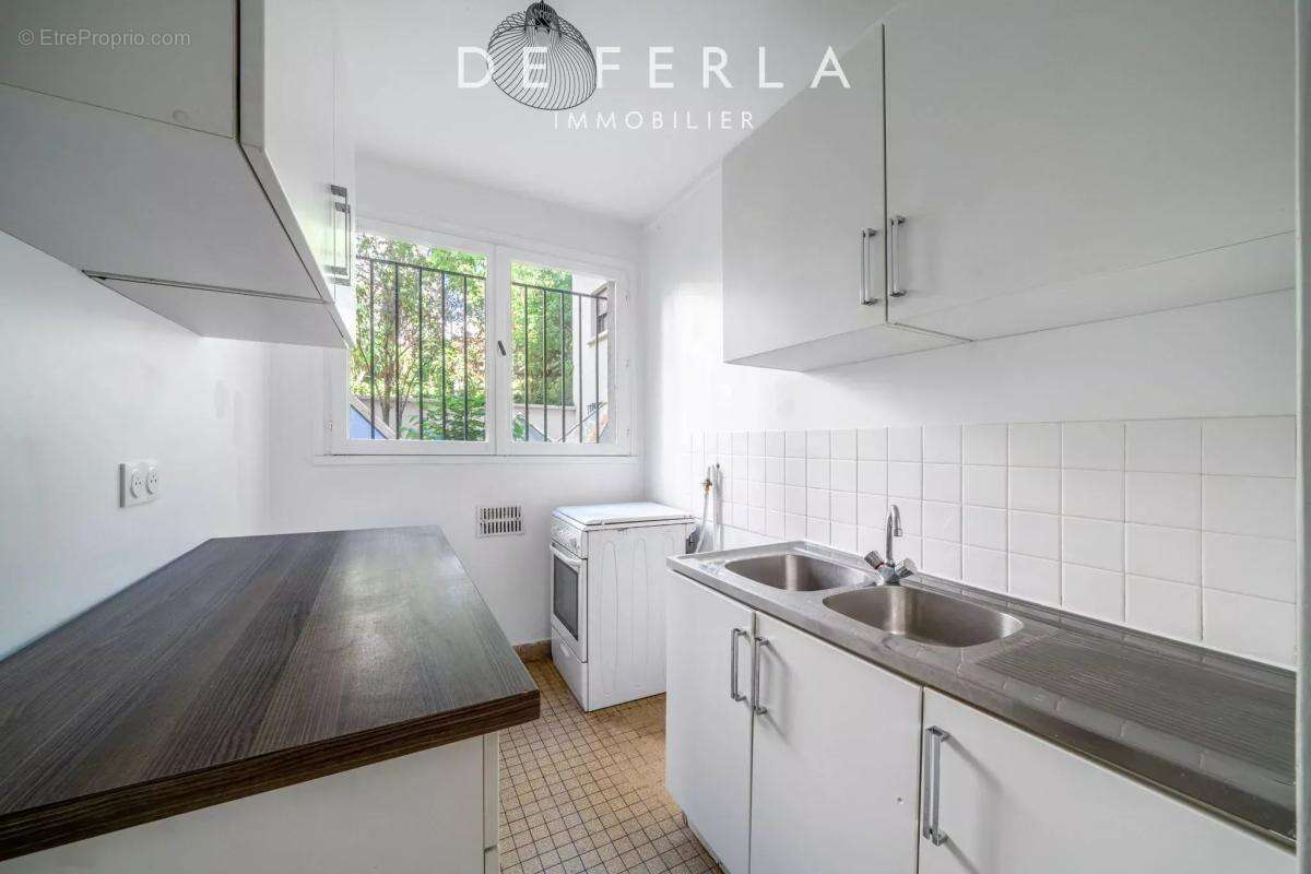 Appartement à PARIS-20E