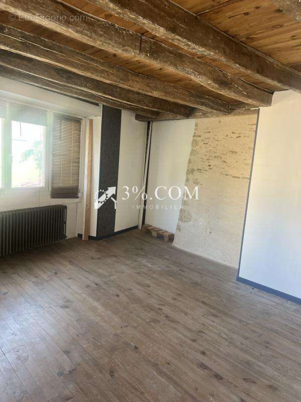 3%. com immobilier à  iteuil - photo 10