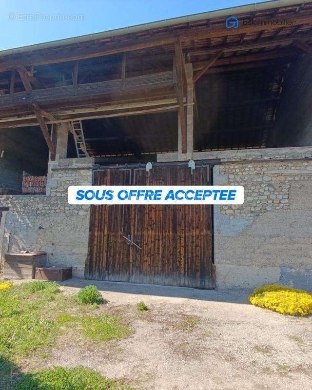 Maison à CHARNECLES