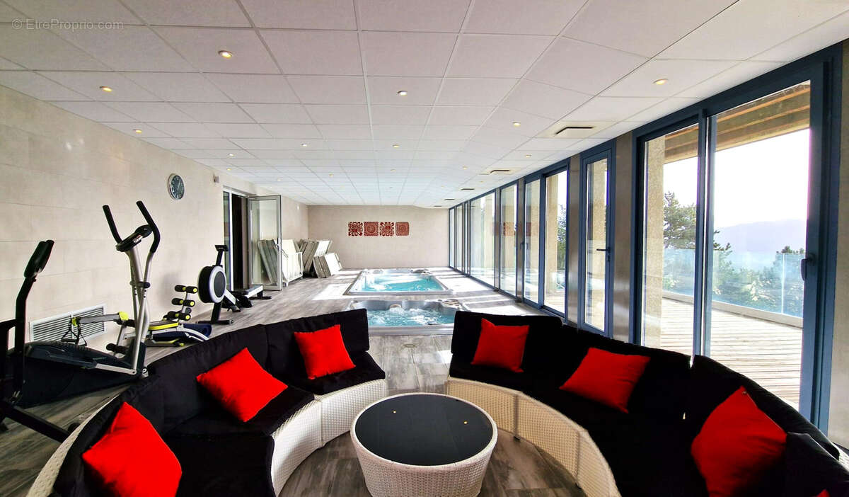 Maison à LES ANGLES