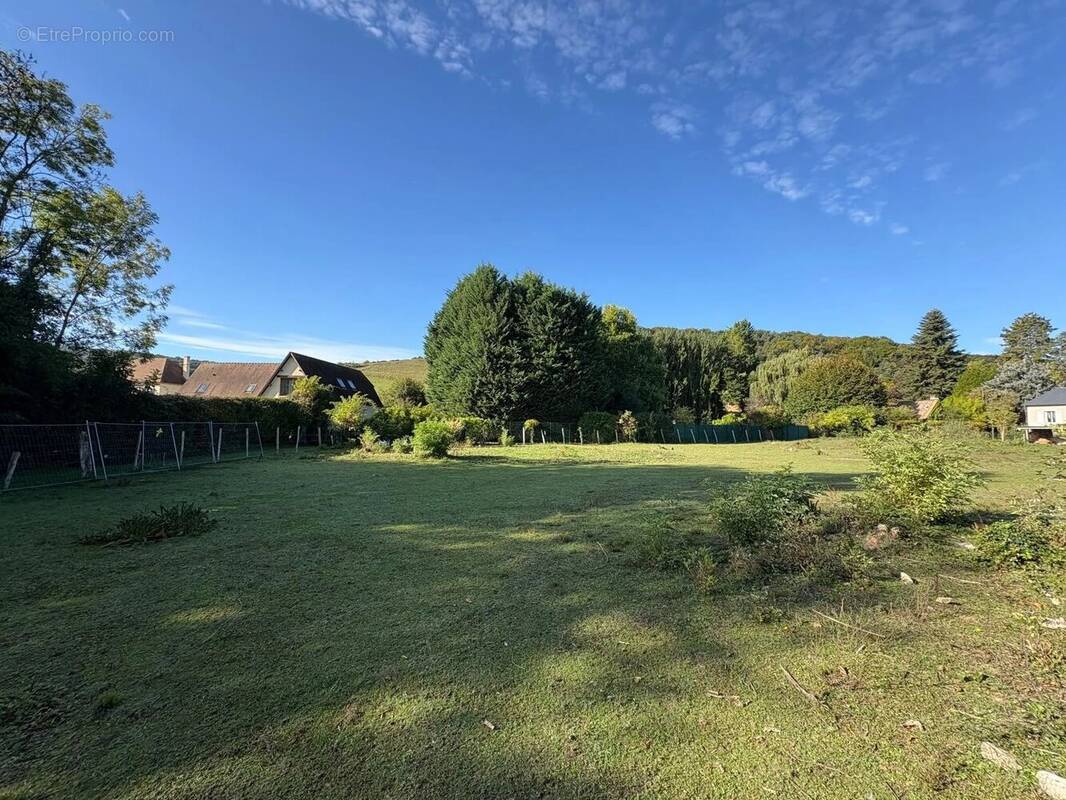 Terrain à FONTAINE-SOUS-JOUY