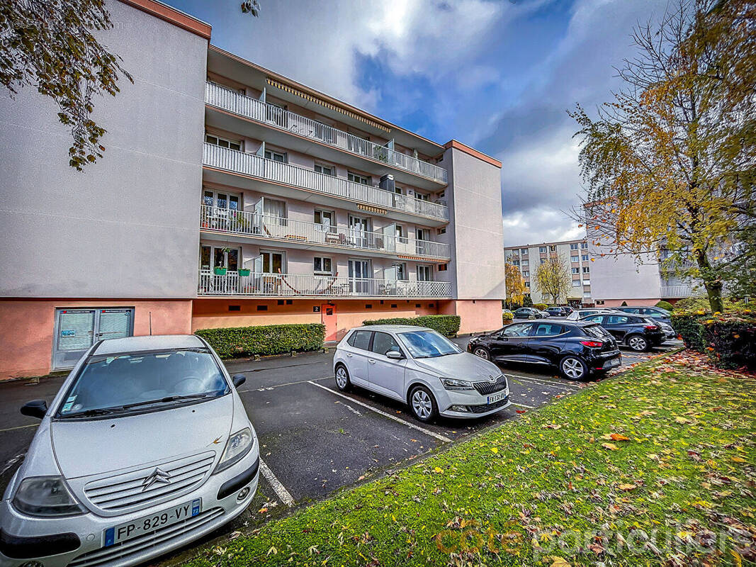 Appartement à SAINT-MAUR-DES-FOSSES