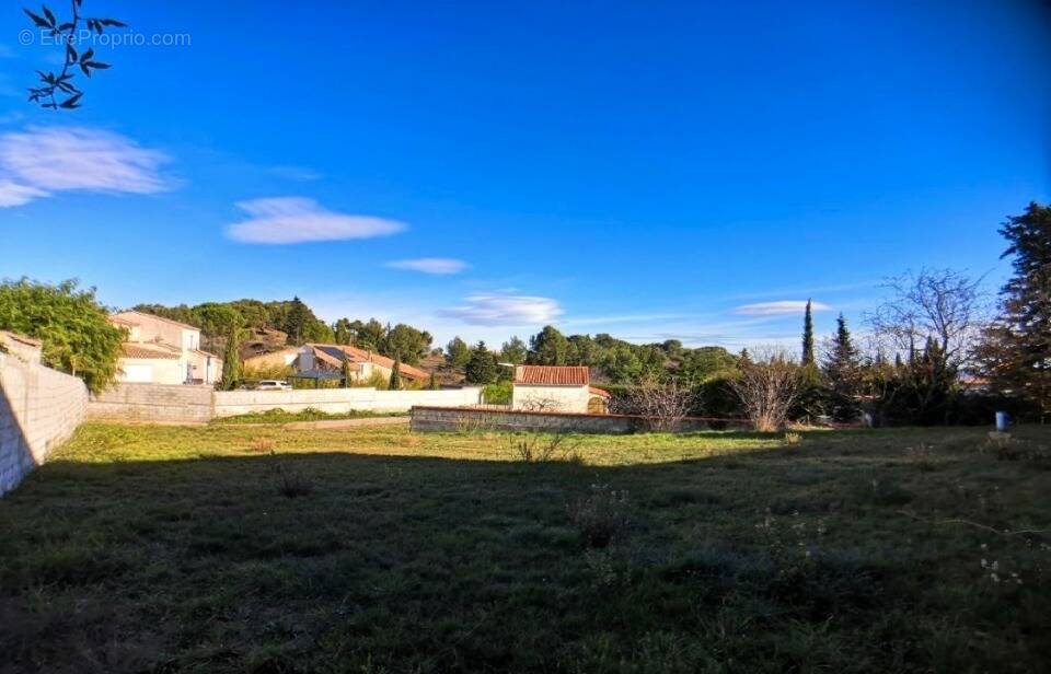 Terrain à LEZIGNAN-CORBIERES