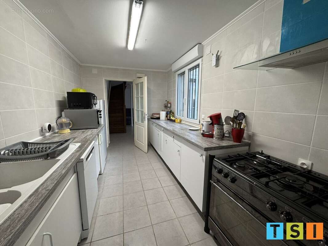 Au cur de Miramont-de-Comminges - ensemble immobilier - maison de caractère de 135 m² - vaste local commercial 100 m² sur 593m² - photo 20