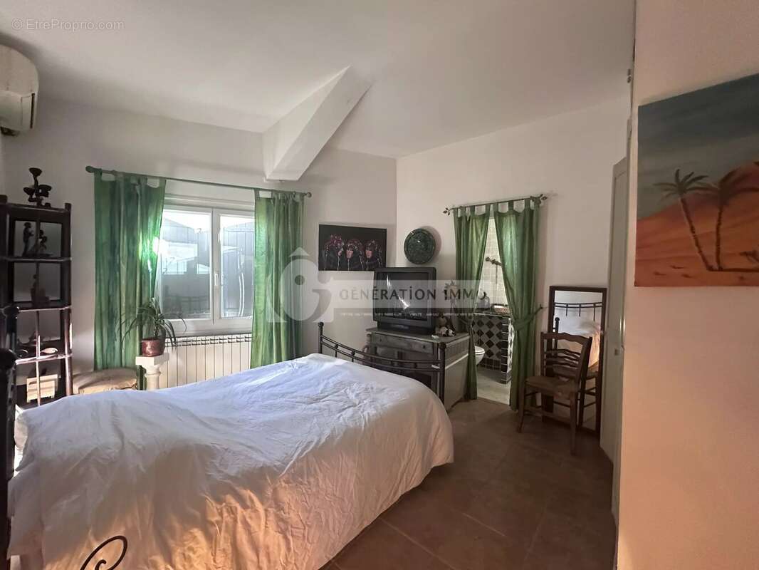 Maison à FONTVIEILLE