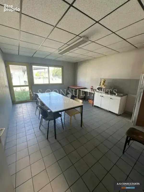 Batiment industriel+bureaux à vendre - photo 4
