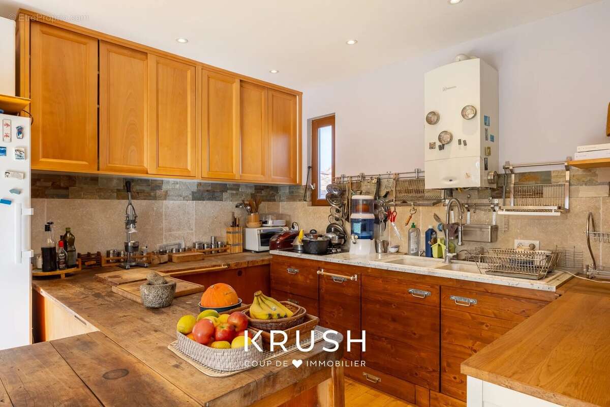 Appartement à MARSEILLE-4E