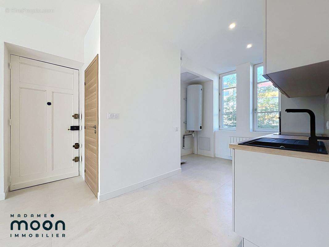 A Vendre - Appartement T3 71m² - Cave - Lyon 7 - photo 11