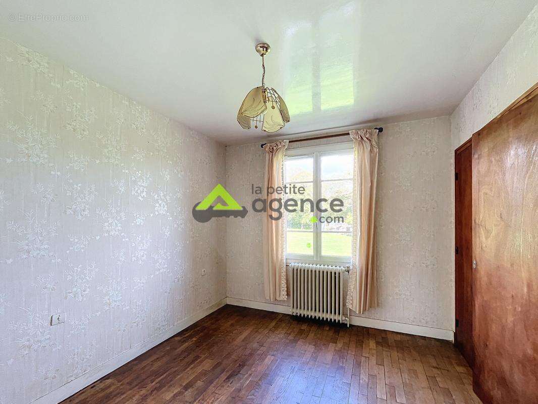 Maison à SAINT-PRIEST-LA-PLAINE